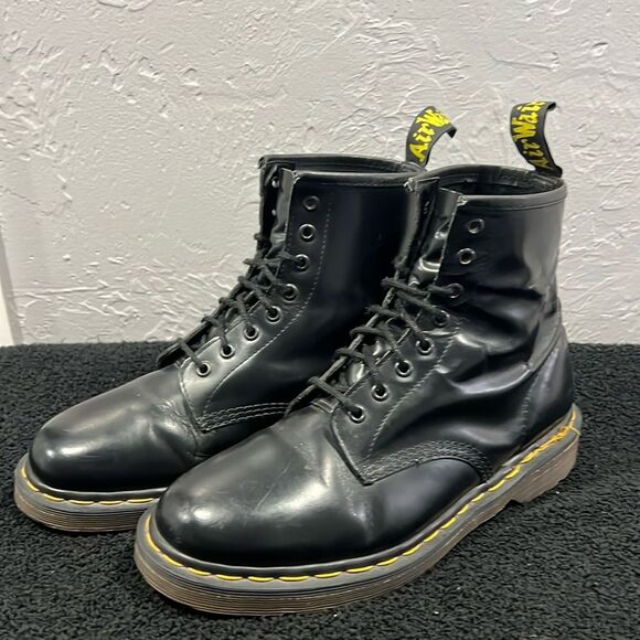 🔥 Dr. Martens Doc Martens Vintage 8-Eye Boots Mens Sz 9-9.5 Made in England -EU - Picture 1 of 13